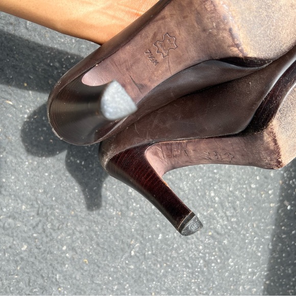 Tory Burch Betty Pump Brown Leather - Picture 4 of 13